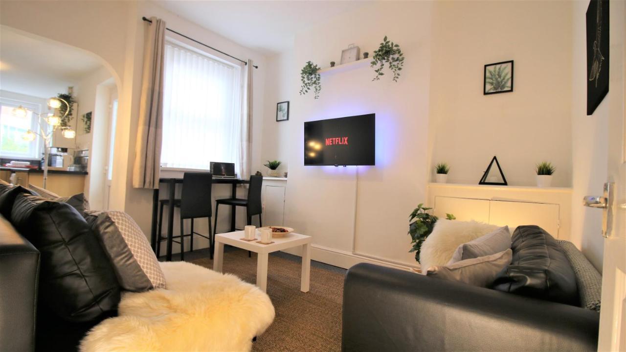Three Bedroom Townhouse - Free Local Parking - By Property Promise Cardiff Exterior foto